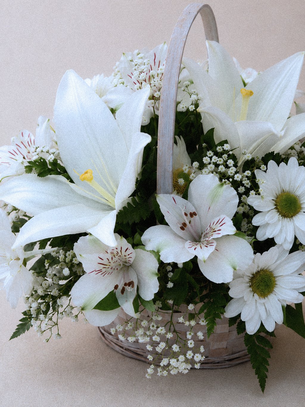 Ivory Lily Basket - Image 3